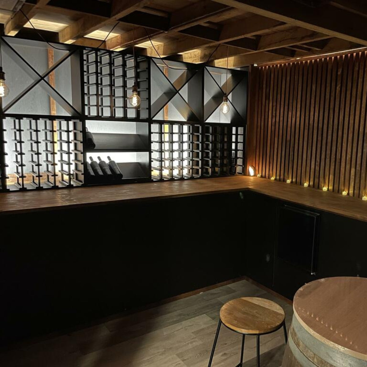 7 Bottle Display Wine Cube – Modular Wine Rack with 18mm Thick Frame